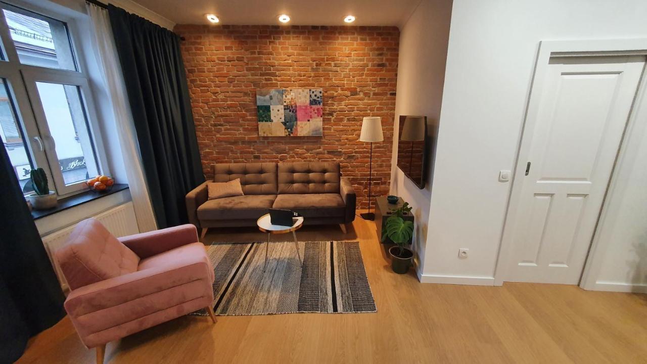 Apartamenty Sienkiewicza 8 เชอวีซ ภายนอก รูปภาพ